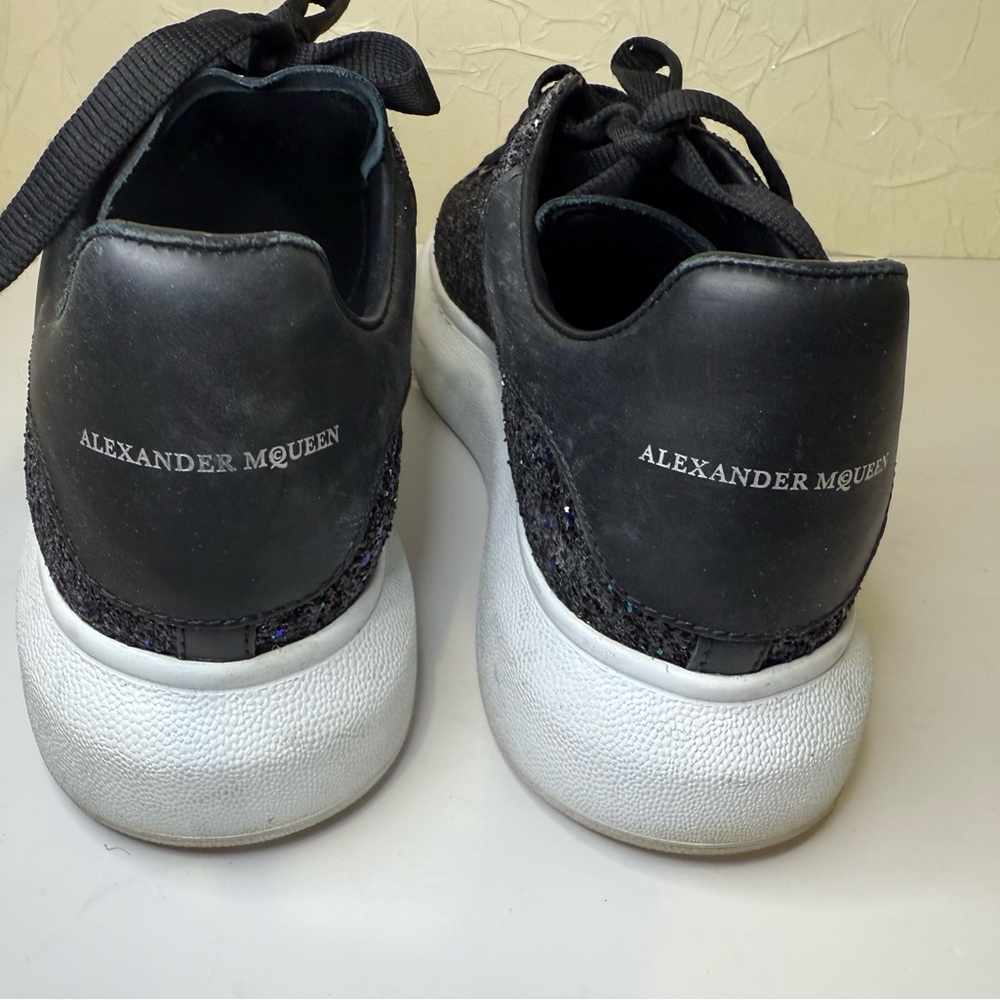 Alexander McQueen Black Sneakers with Speckled Design - Picture 4 of 7